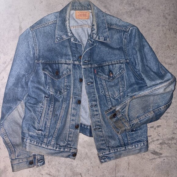 Vintage Levi's Jean Jacket Sz 44 - Picture 2 of 8